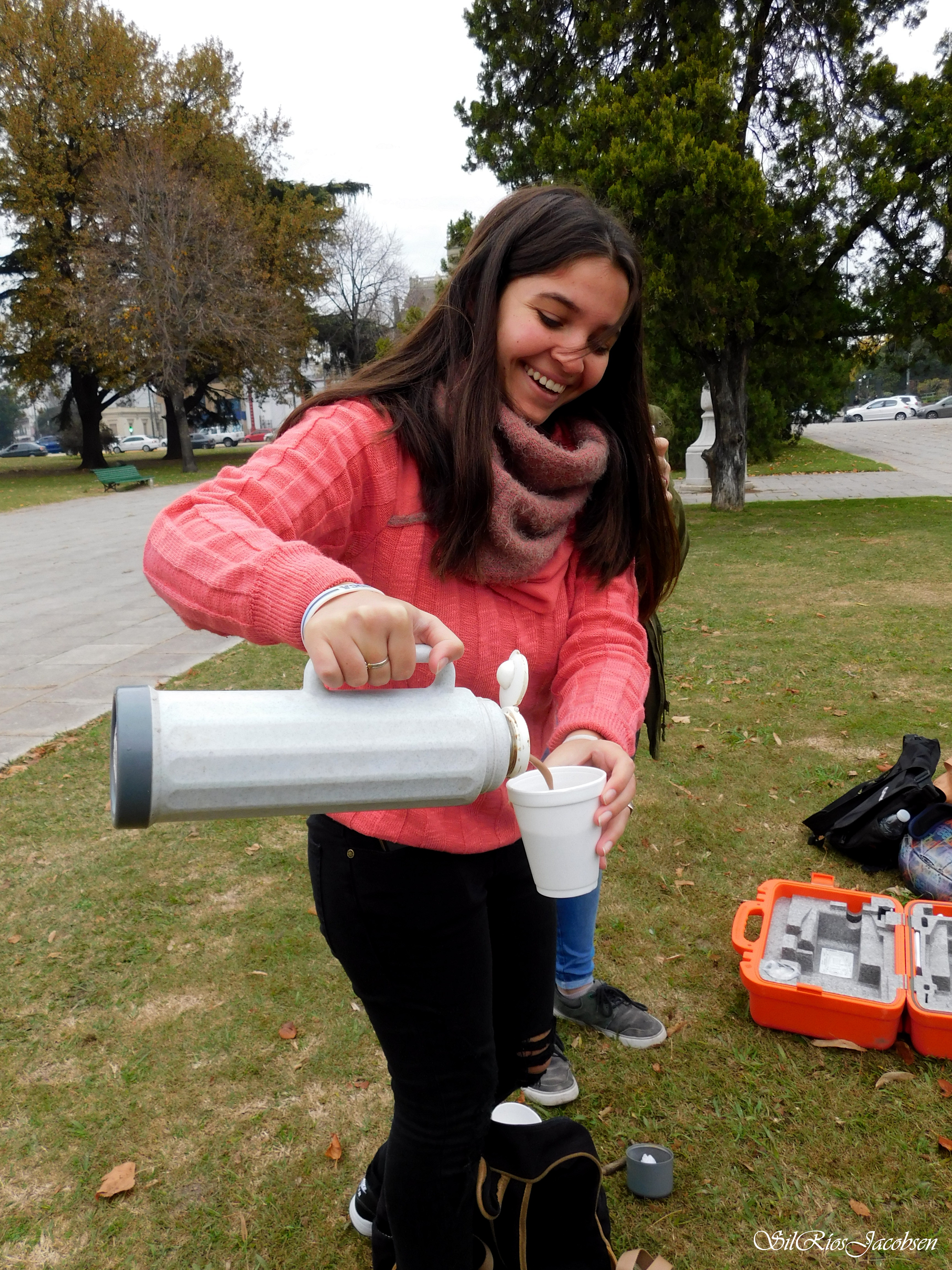 Camila Cuello. Recreo con chocolatada en una práctica de la carrera (foto de archivo)